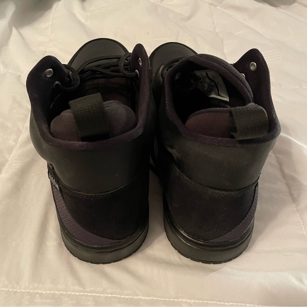 Black Jordan’s - Picture 5 of 10